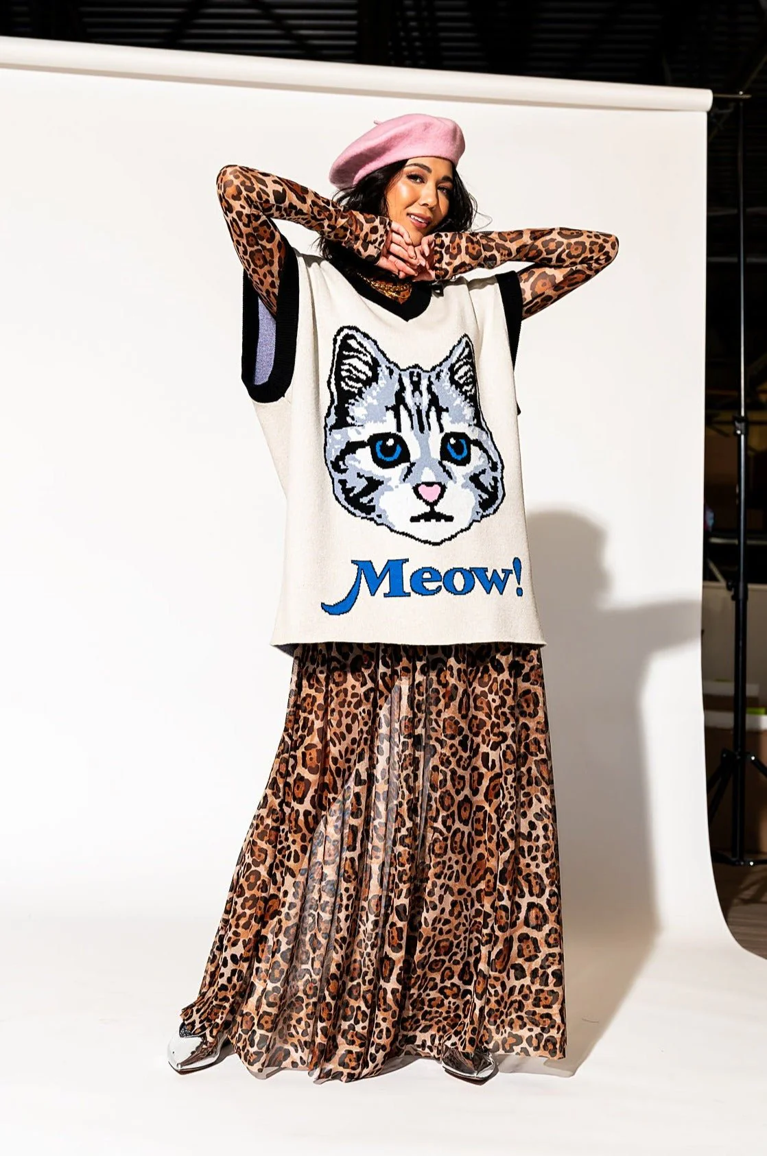 Oversized Sweater Vest in Pretty Kitty - Image 10